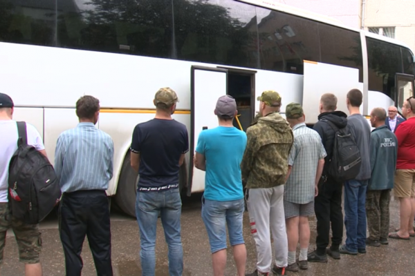 Еще 23 смолянина отправились на военную службу по контракту 