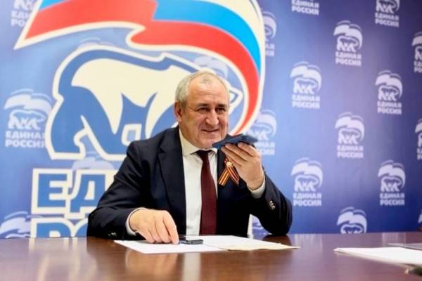 Сергей Неверов по телефону поздравил смоленских ветеранов Великой Отечественной войны 