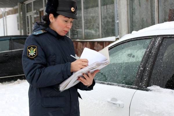 Житель Смоленск оплатил 56 штрафов после ареста иномарки